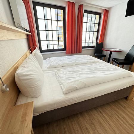 Hotel Aalreuse à Rostock Extérieur photo