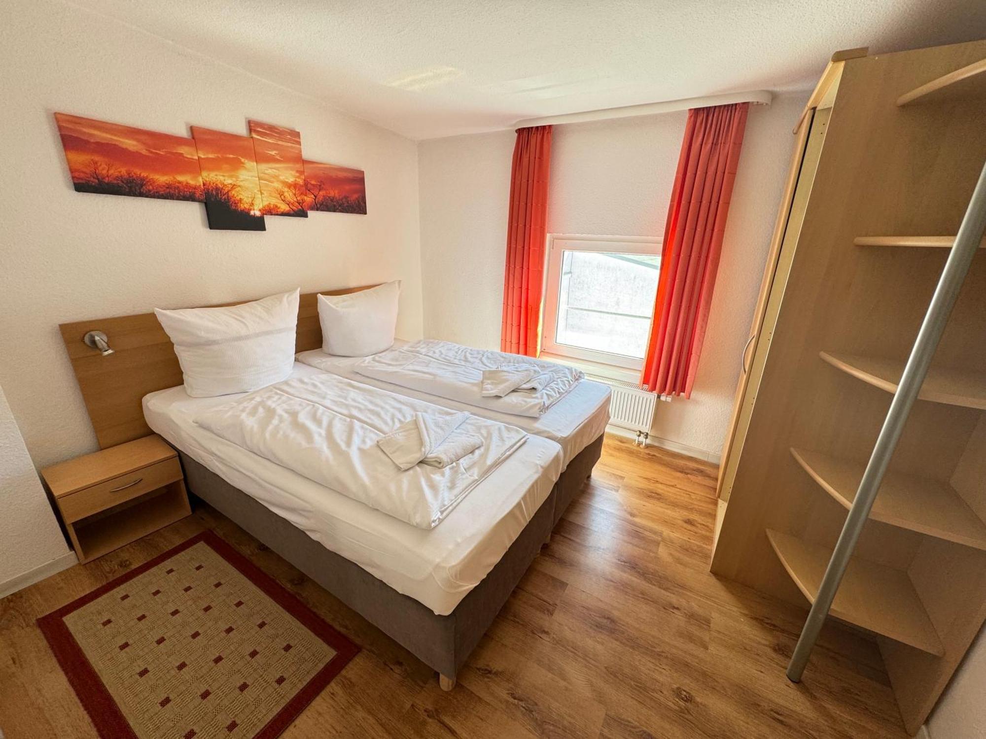 Hotel Aalreuse à Rostock Extérieur photo